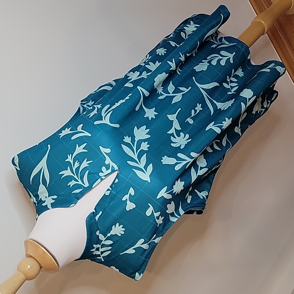 Nike DRI-FIT standard fit Victory floral sleeveless golf polo